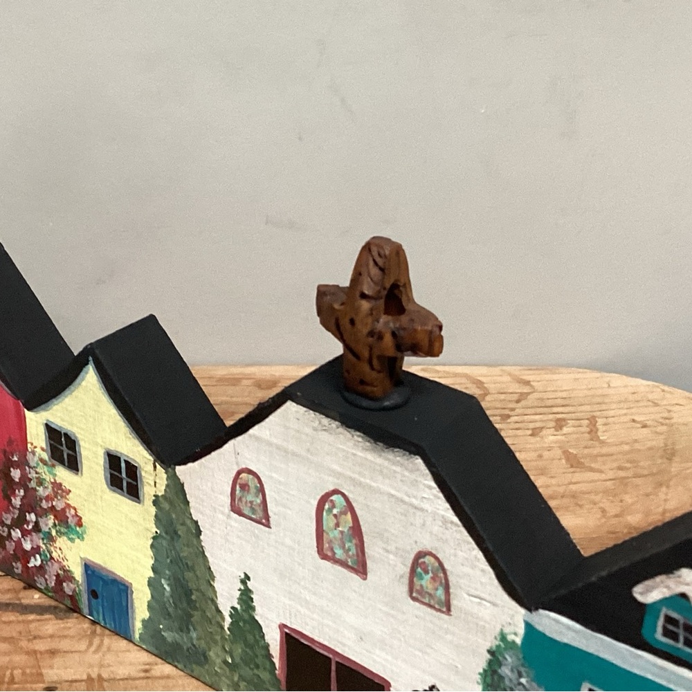 🔵 Beautiful Hand Painted Row of Homes & Church - Solid Wood - Very Unique Decor - Picture 6 of 15